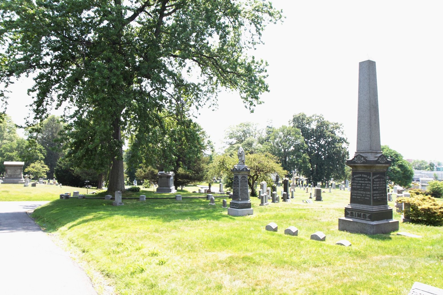 J Marion Sims' tomb, The Green-Wood Ceemetery, Brooklyn NY - 01.JPG